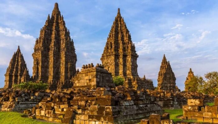 Sejarah Candi Prambanan: Keajaiban & Legenda yang Tak Terlupakan