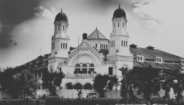 Sejarah Lawang Sewu: Ikon Bersejarah di Kota Semarang